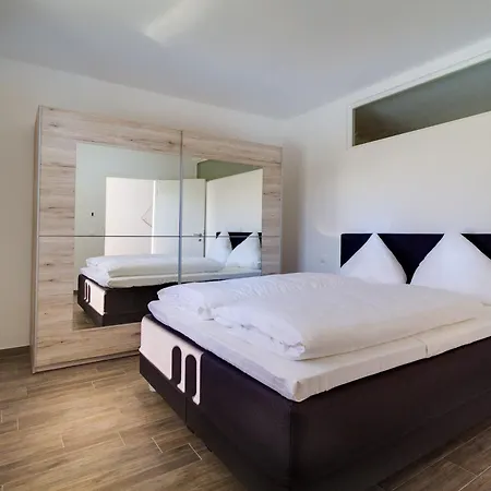 Lagovida Kapitänskajüte A Am Störmthaler * Grosspoesna