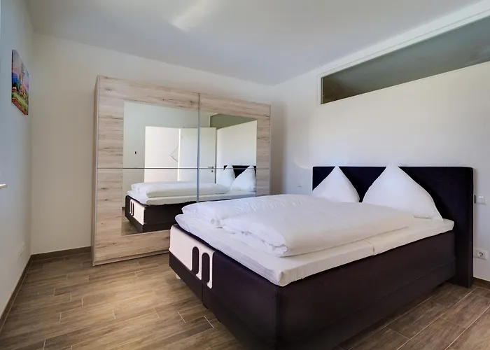 Lagovida Kapitaenskajuete A Am Stoermthaler * Grosspoesna